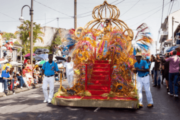 Carnaval De Guadeloupe Dates Photos Et Histoire   Char Carnaval Guadeloupe 360x240 